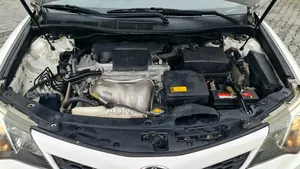 Toyota Camry SE 4dr Sedan (2.5L 4cyl 6A) 2013 White