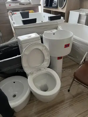 Italy Wc With Standard Washing Hand Basin