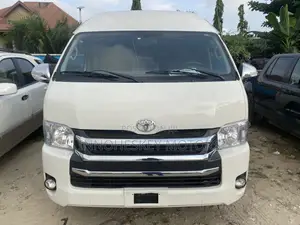 Toyota HiAce 2017 White