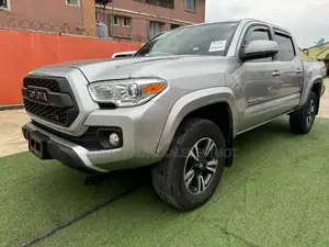 Toyota Tacoma Limited 2018 Silver