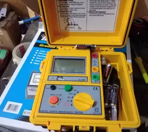 Earth Ground Resistance Tester (3 Pole Type 61_796)