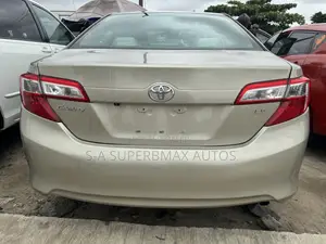 Toyota Camry L 4dr Sedan (2.5L 4cyl 6A) 2013 Gold