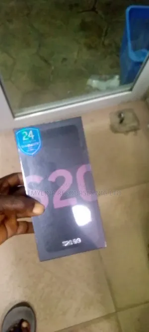 New Samsung Galaxy S20 128 GB Pink