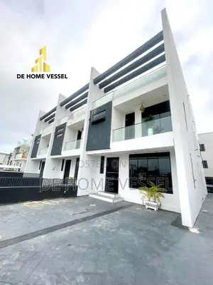 5bdrm Townhouse/Terrace in Lekki for sale