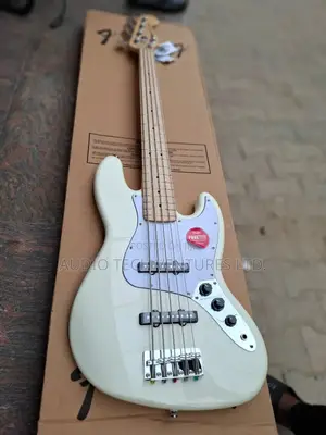 Fender Affinity Jazz Bass 5 Strings