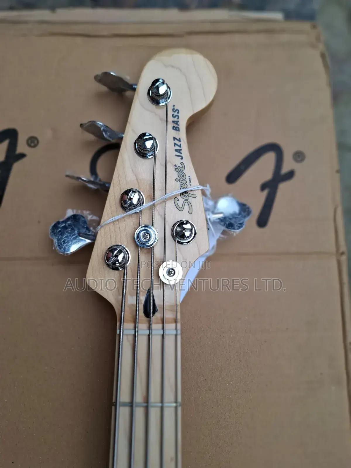 Fender Affinity Jazz Bass 5 Strings