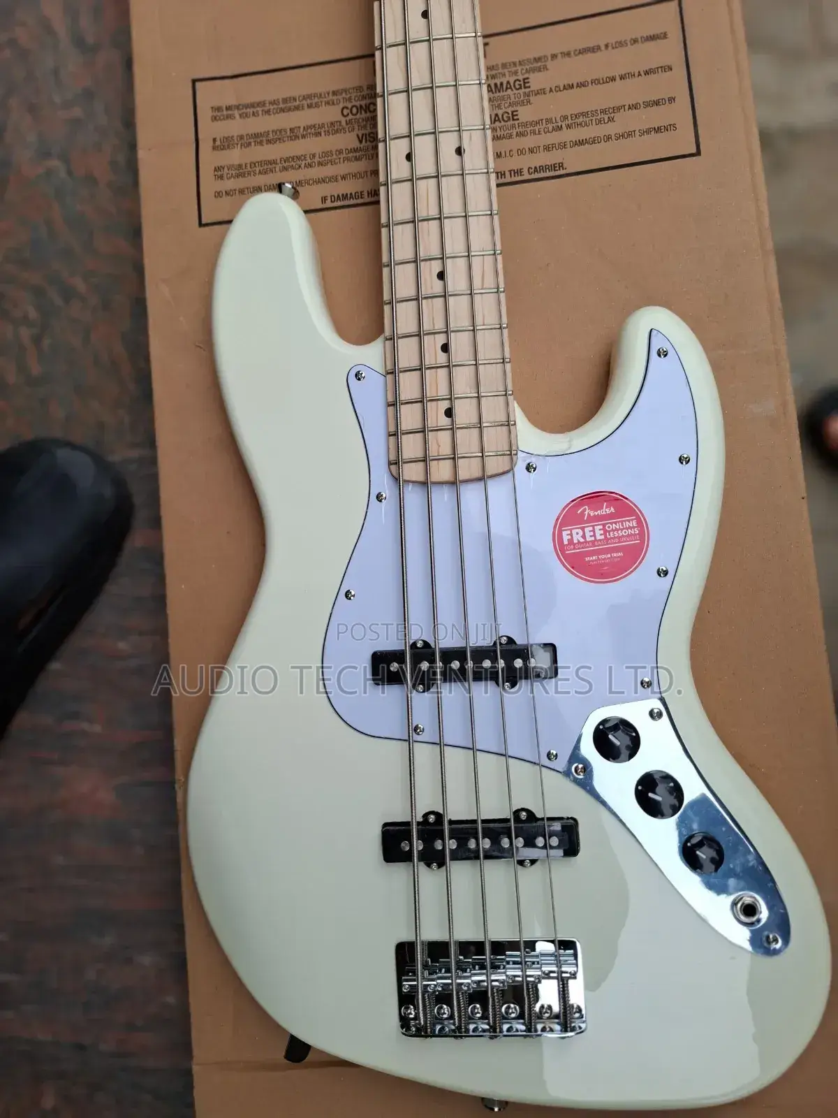 Fender Affinity Jazz Bass 5 Strings
