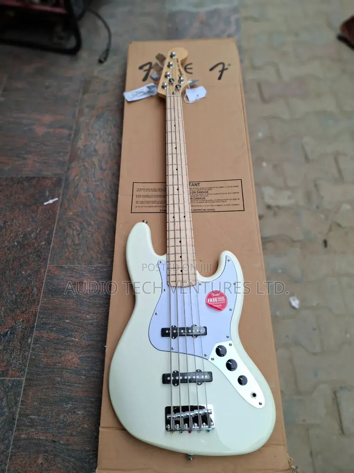 Fender Affinity Jazz Bass 5 Strings