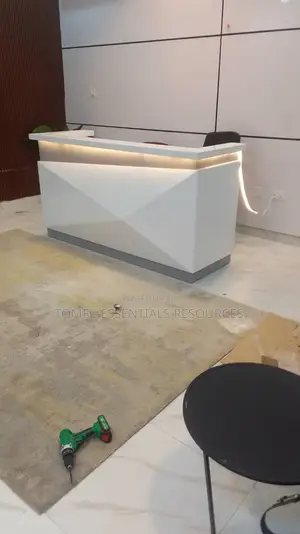 Imported Quality Gloss Wooden Reception Desk