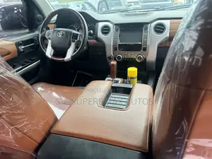 Toyota Tundra 2017 Brown