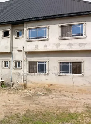 4bdrm Block of Flats in Otokutu, Warri for sale