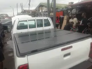 Fiber Folding Boot Cover Hilux