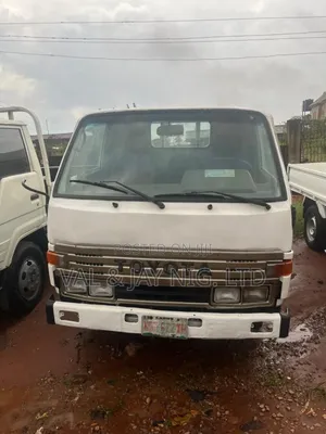 Toyota Dyna 150 - COMPANY USE - 6 Tyres