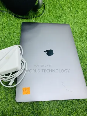 Laptop Apple MacBook Pro 2018 16GB Intel Core I7 SSD 512GB