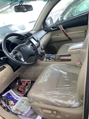 Toyota Highlander Limited 2012 White