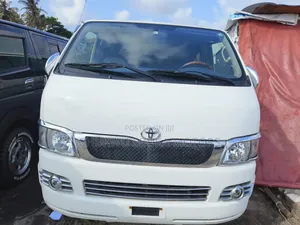 Toyota HiAce 2013 White