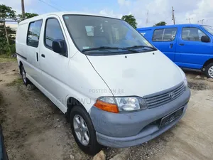 Toyota HiAce 2002 White