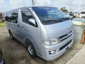 Toyota HiAce 2013 Silver