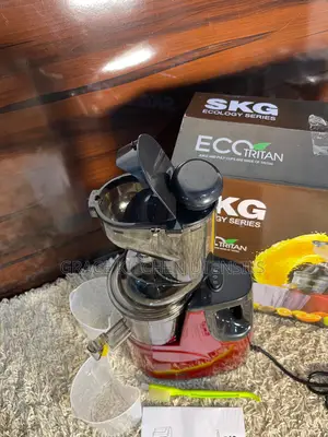 SKG Slow Juicer