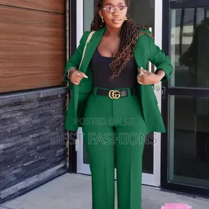 Quality Ladies 2 Piece Blazer Suit