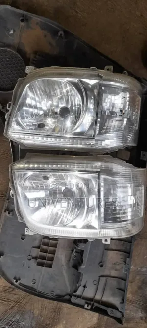 Head Light Toyota Hummer Bus 2010