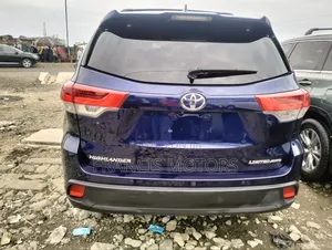 Toyota Highlander 2015 Blue