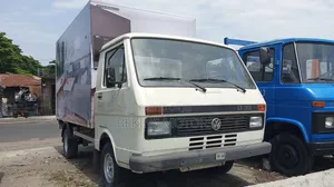 Volkswagen LT 2000 White