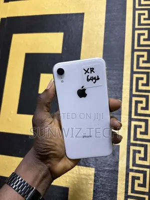 Apple iPhone XR 64 GB White