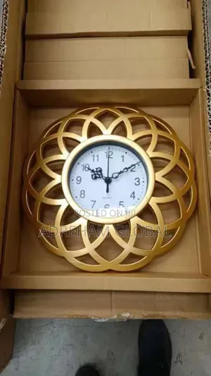 Beautiful Wall Clock in Different Designs and Shape.