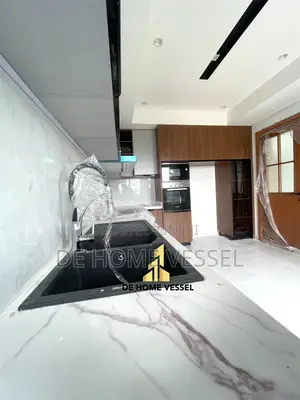 5bdrm Townhouse/Terrace in Lekki for sale