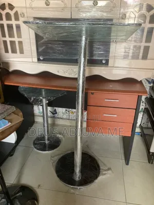 Single Pole Pulpit With Side Stools