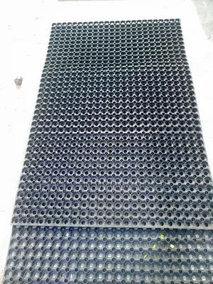 100 by 150 Hollow Foot Mat