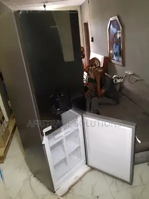 Hisense 305 Litres Bottom Mount Refrigerator- Sleek Design