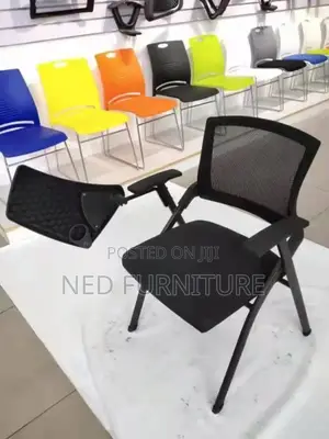 Quality Office Chiar