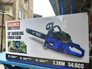 Duro 18 Inches Chainsaw Cutting Wood