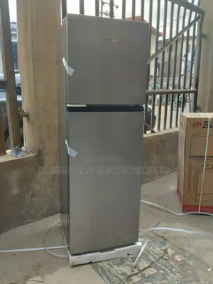 Original > Hisense Fridge Freezer ( 154L ) Super Cooling