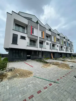 5bdrm Townhouse/Terrace in Lekki Phase 1 for sale