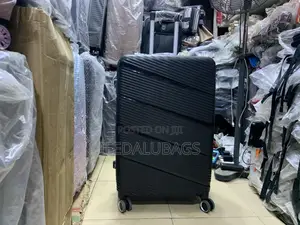 Quality Light Weight Big Size Unbreakable Travel Luggage