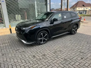 Toyota Highlander XSE 2021 Black