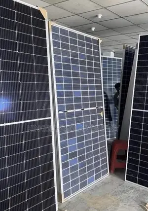 550watts Jinko Solar Panel (Halfcut) Mono 144cells