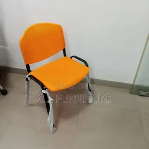 Good Four Legs Plastic Chair for Visitors