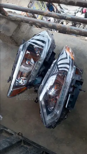 Headlight Nissian Rogue/E-Xtrail 2015