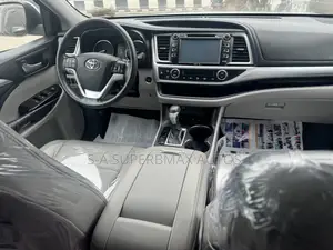 Toyota Highlander 2018 Silver
