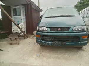 Mitsubishi Space Gear 2007 Green