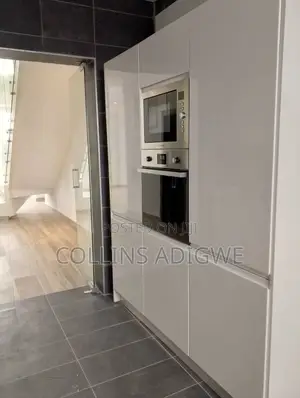 3bdrm Maisonette in Vi, Victoria Island for sale