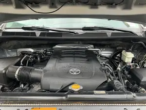Toyota Sequoia 2017 Silver