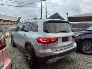 Mercedes-Benz GLB-Class GLB 250 4MATIC 2021 Silver