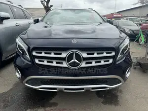 Mercedes-Benz GLA 250 2018 Blue