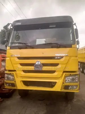 Howo Tipper 2005 Yellow