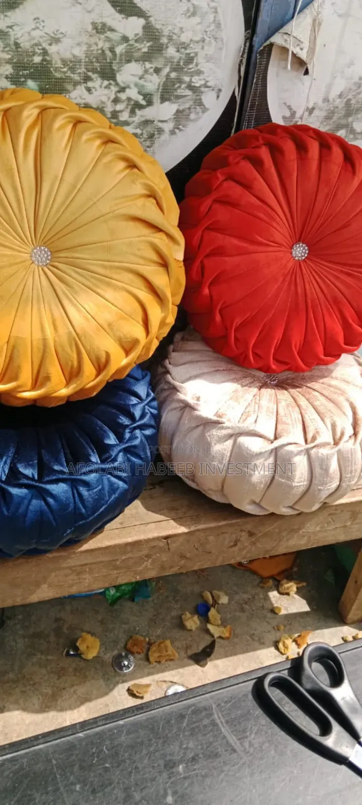 Round Style Throw Pillows